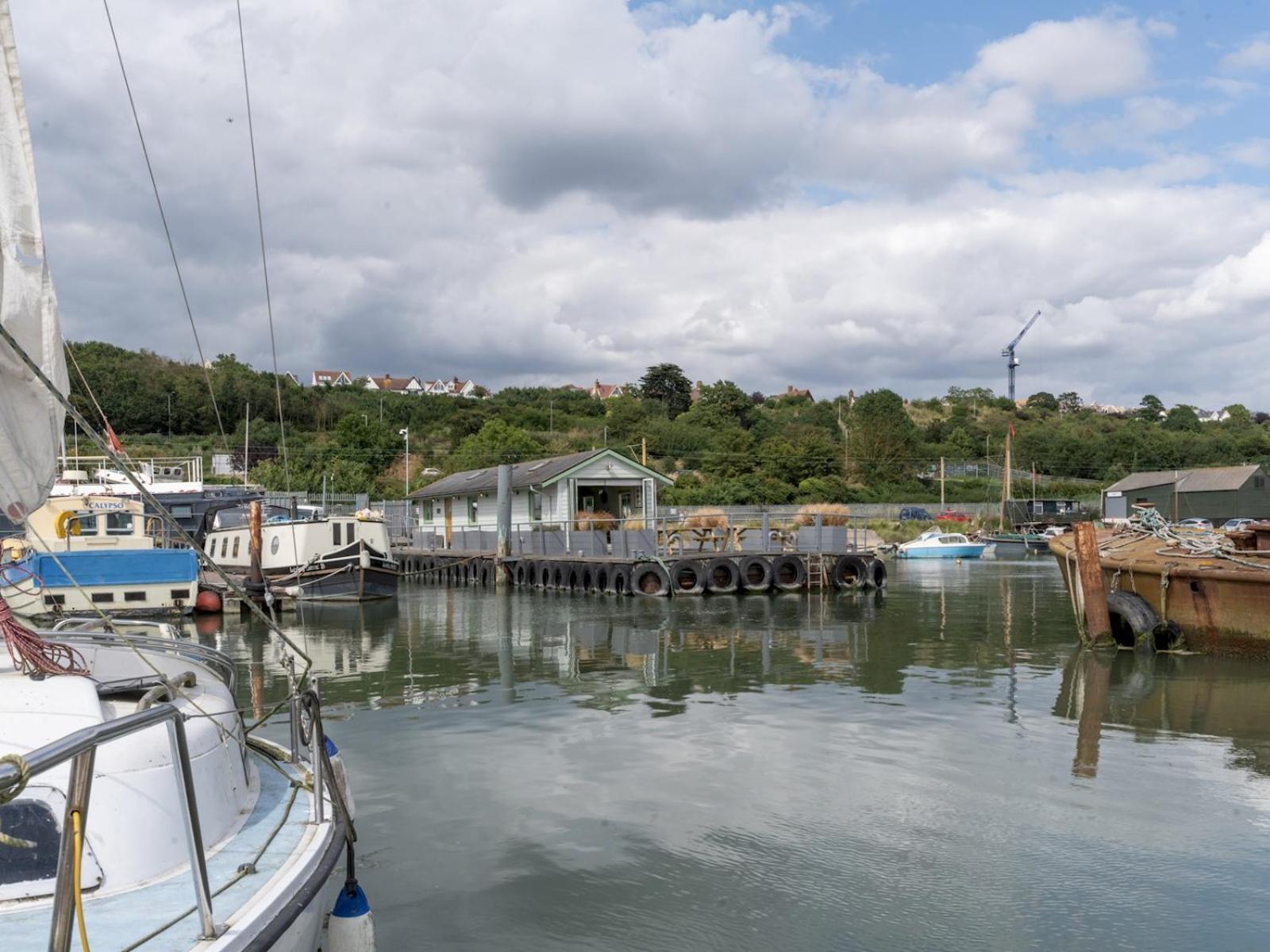 Pass The Keys The Pontoon Villa Southend-on-Sea Exterior photo