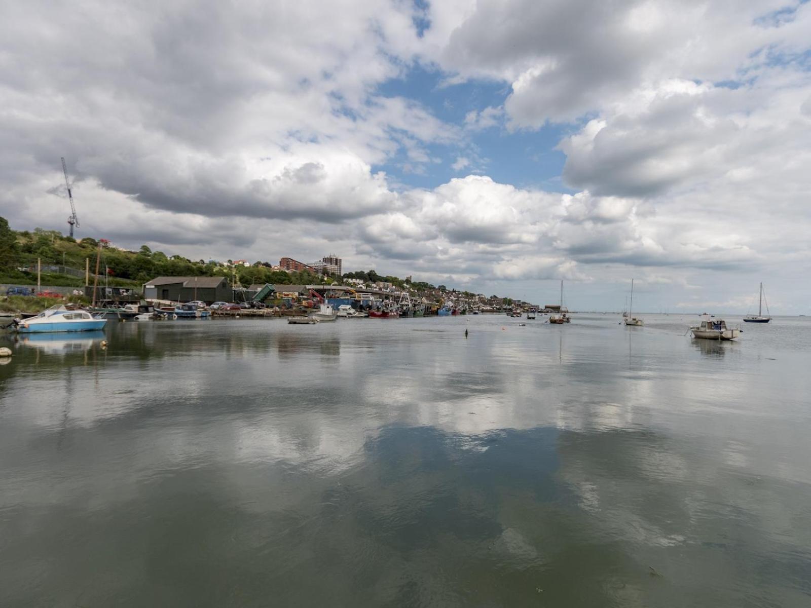 Pass The Keys The Pontoon Villa Southend-on-Sea Exterior photo