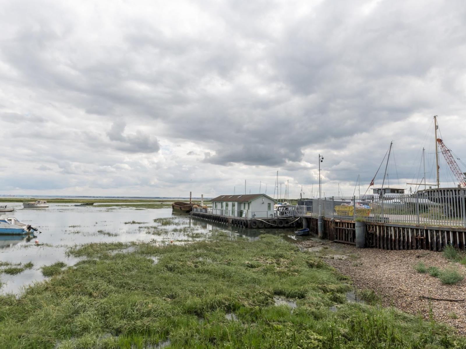 Pass The Keys The Pontoon Villa Southend-on-Sea Exterior photo